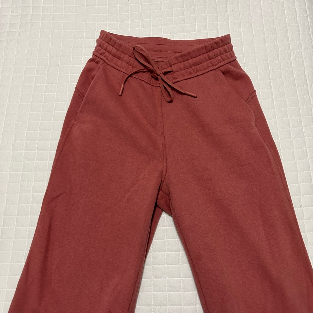 Lululemon Loungeful straight leg pant